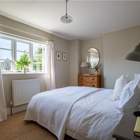 Gleneda Cottage - A Renovated, Traditional Cotswold Cottage Full Of Charm With Fireplace And Garden Bourton on the Hill Extérieur photo
