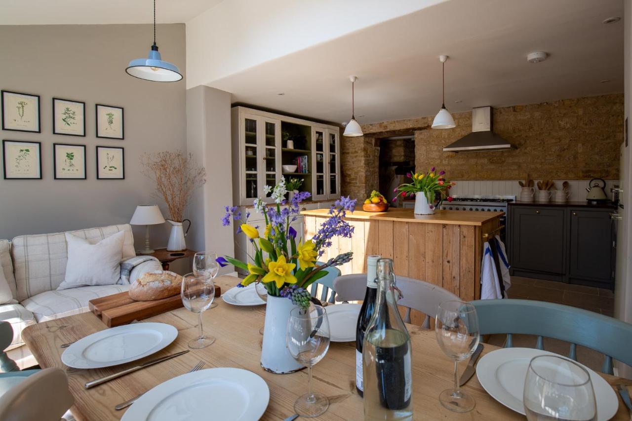 Gleneda Cottage - A Renovated, Traditional Cotswold Cottage Full Of Charm With Fireplace And Garden Bourton on the Hill Extérieur photo