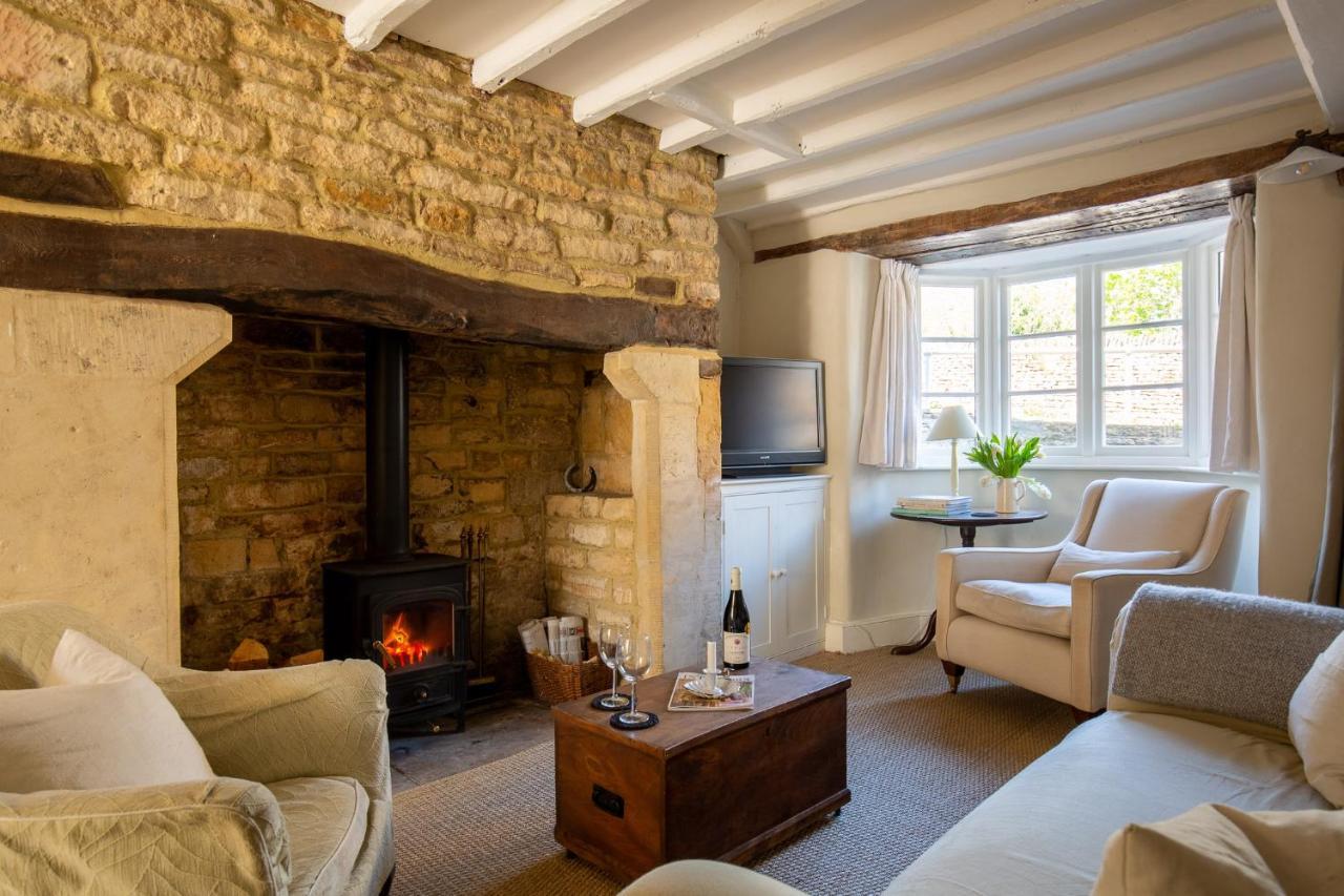 Gleneda Cottage - A Renovated, Traditional Cotswold Cottage Full Of Charm With Fireplace And Garden Bourton on the Hill Extérieur photo