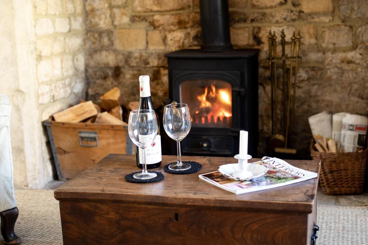 Gleneda Cottage - A Renovated, Traditional Cotswold Cottage Full Of Charm With Fireplace And Garden Bourton on the Hill Extérieur photo
