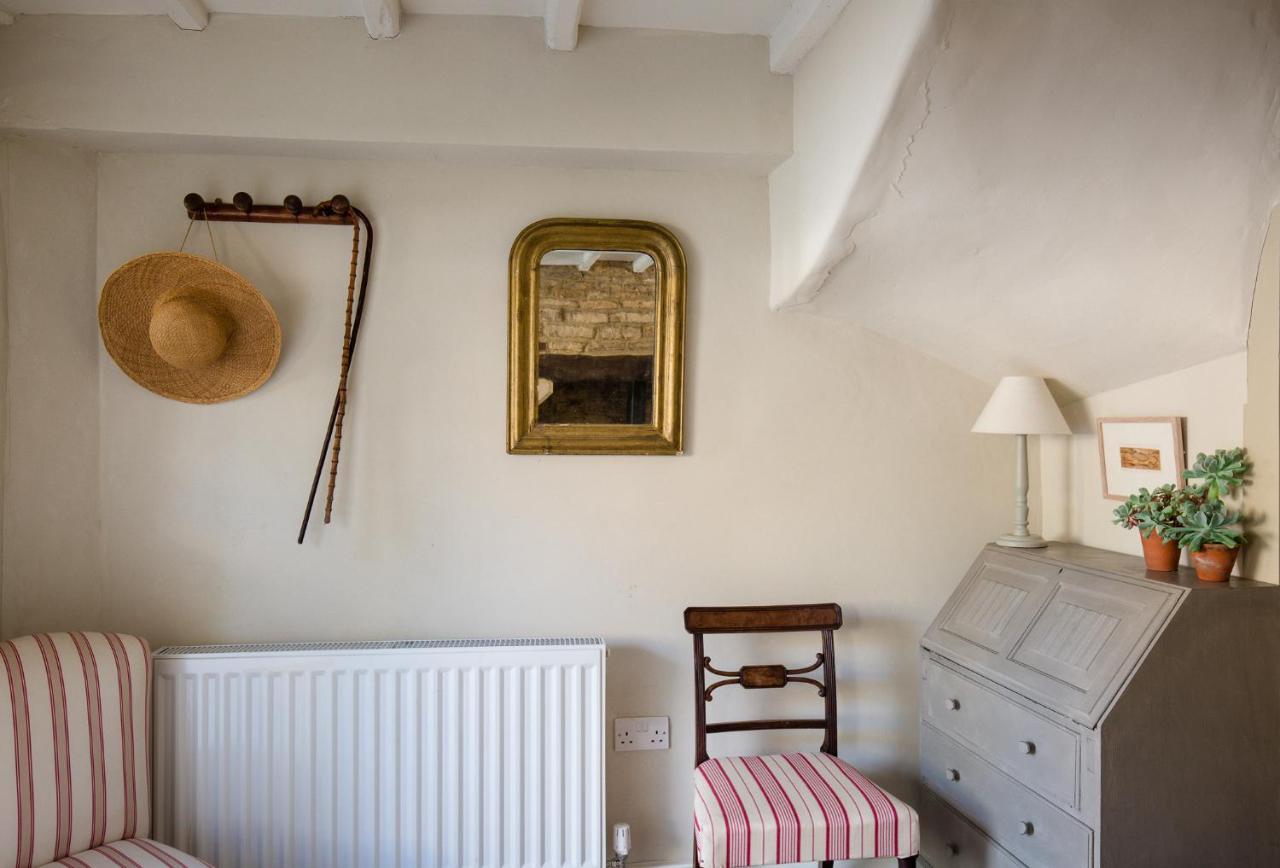 Gleneda Cottage - A Renovated, Traditional Cotswold Cottage Full Of Charm With Fireplace And Garden Bourton on the Hill Extérieur photo