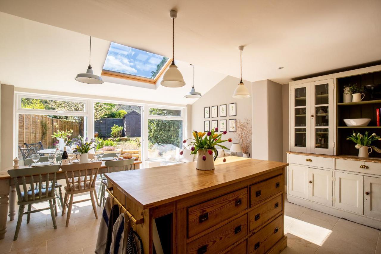 Gleneda Cottage - A Renovated, Traditional Cotswold Cottage Full Of Charm With Fireplace And Garden Bourton on the Hill Extérieur photo