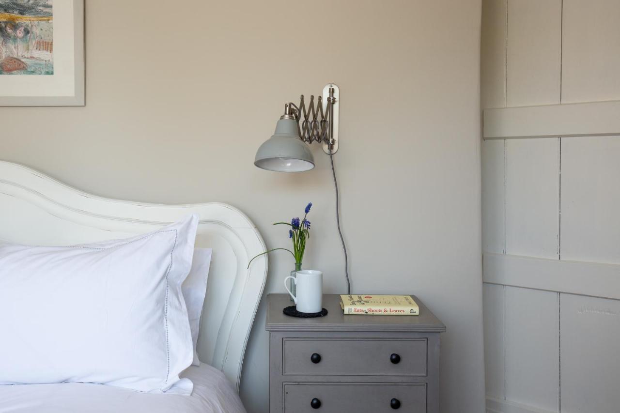 Gleneda Cottage - A Renovated, Traditional Cotswold Cottage Full Of Charm With Fireplace And Garden Bourton on the Hill Extérieur photo